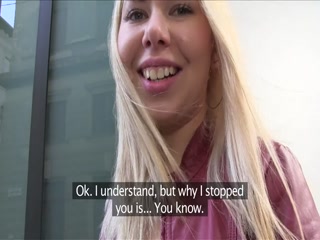 Русское порно видео о том, как молодая телка отсосала и отдалась